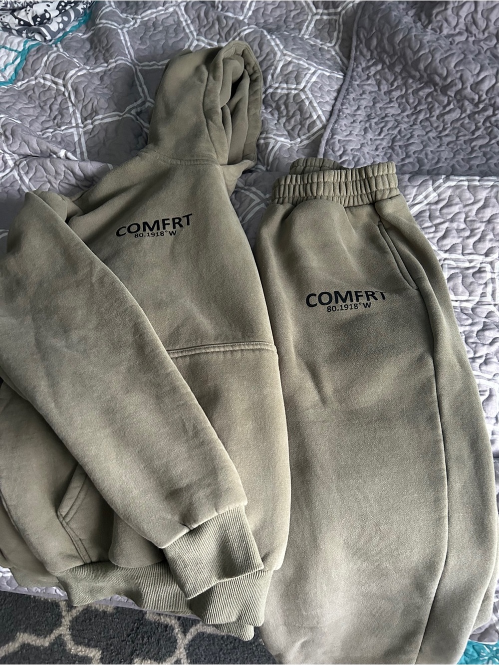 Olive men’s Comfrt Sweatpant and hoodie - Cozy